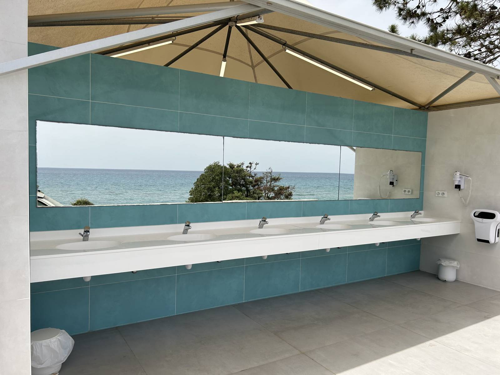 renovation bloc sanitaire camping corse d