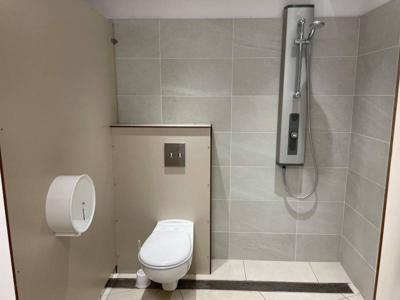 Construction bloc sanitaire extérieur du camping à Saint-Raphaël Var